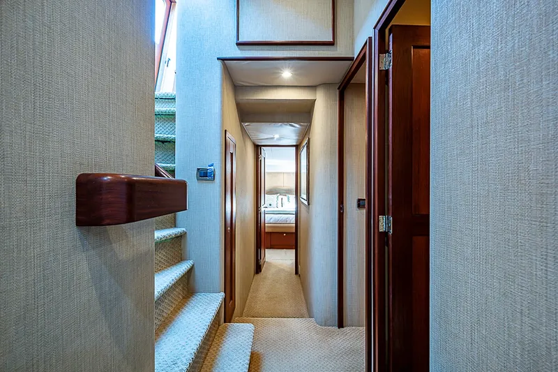 Slide: The Image of PACIFIC MARINER Diamond 2005 - 62