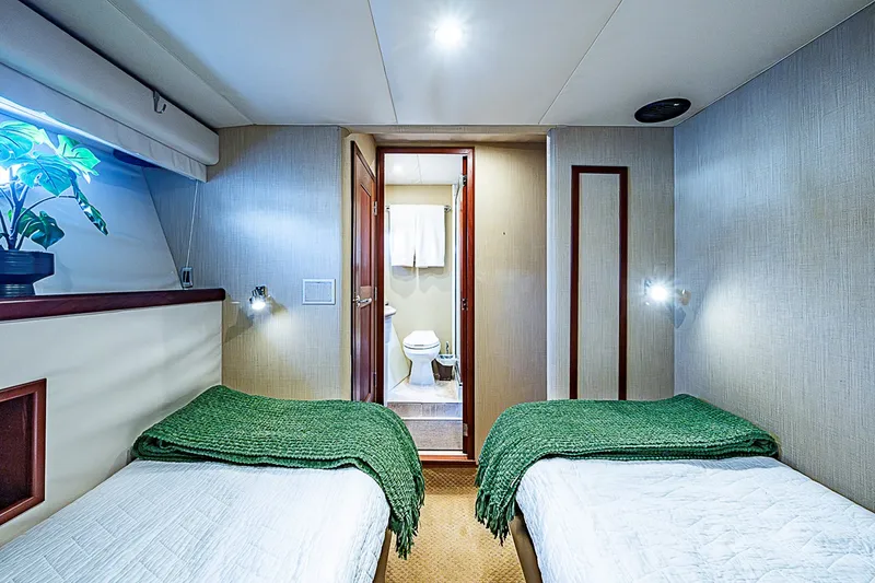 Slide: The Image of PACIFIC MARINER Diamond 2005 - 60