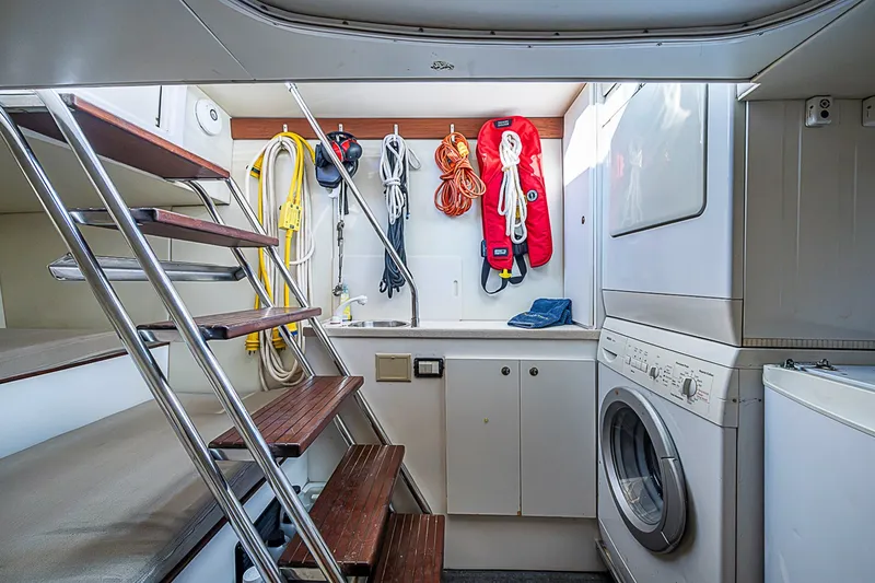 Slide: The Image of PACIFIC MARINER Diamond 2005 - 16