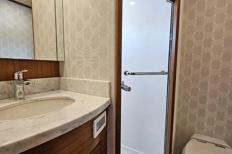 Slide: The Image of Outer Reef 720 Motoryacht 2024 - 25