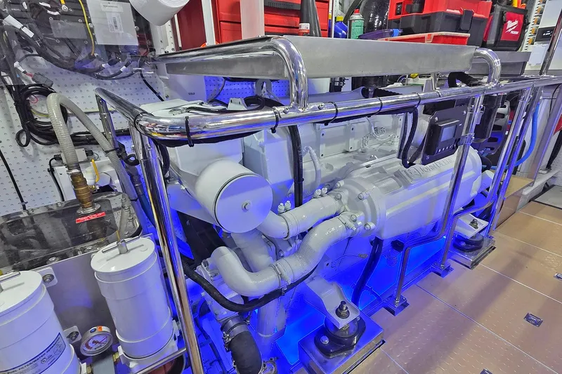 Slide: The Image of Outer Reef 720 Motoryacht 2024 - 44