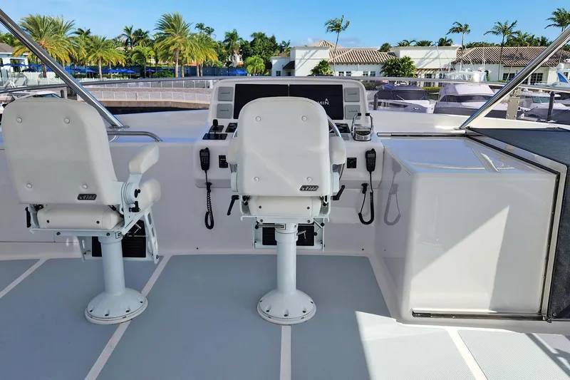 Slide: The Image of Outer Reef 720 Motoryacht 2024 - 46