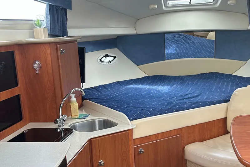 Slide: The Image of Bayliner 305 2007 - 18