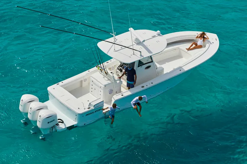 The Image of Regulator Marine 34 2025 - 0