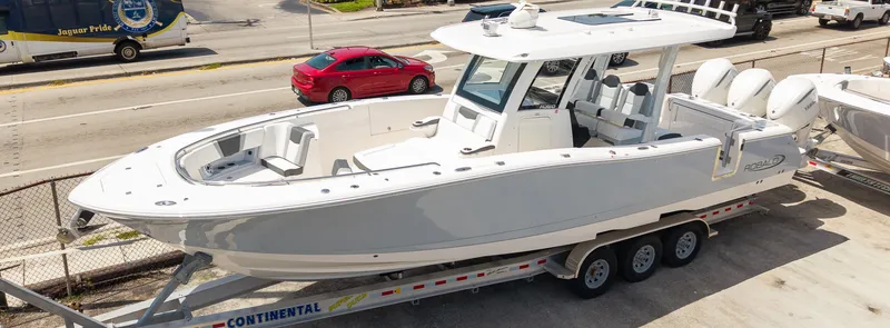 The Image of Robalo R360 2026 - 0