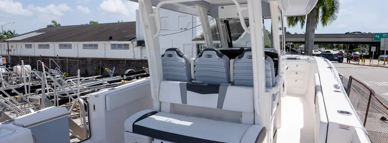Slide: The Image of Robalo R360 2026 - 2