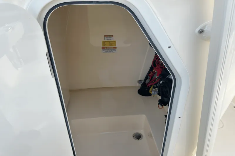 Slide: The Image of Scout 195 Sportfish 2024 - 11