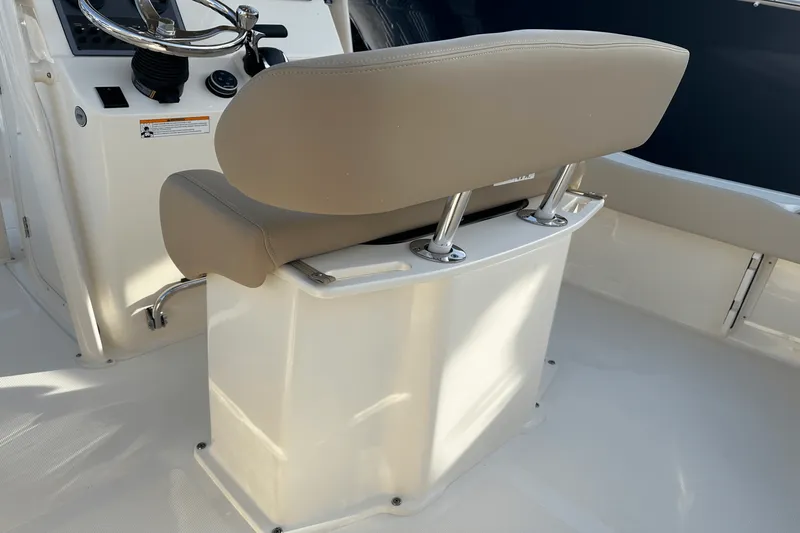 Slide: The Image of Scout 195 Sportfish 2024 - 18