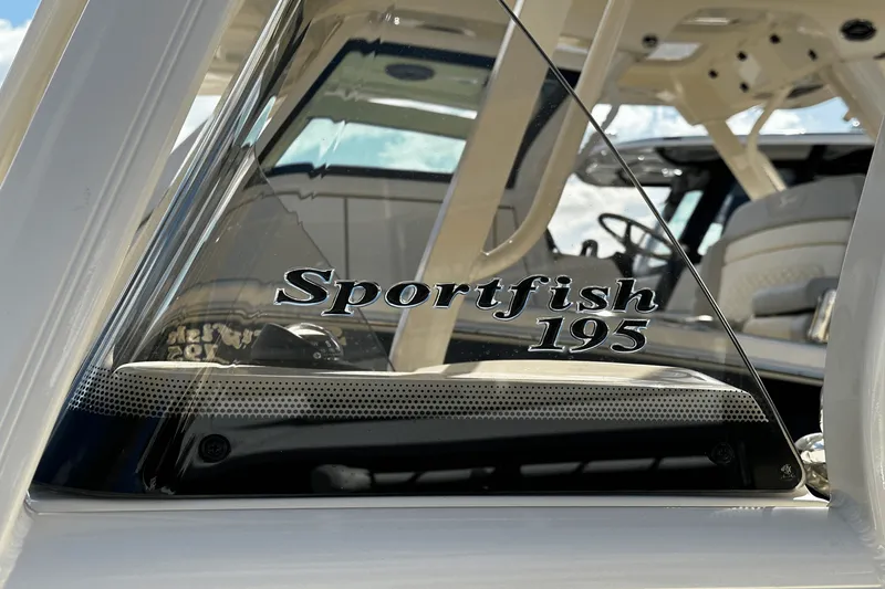 Slide: The Image of Scout 195 Sportfish 2024 - 2