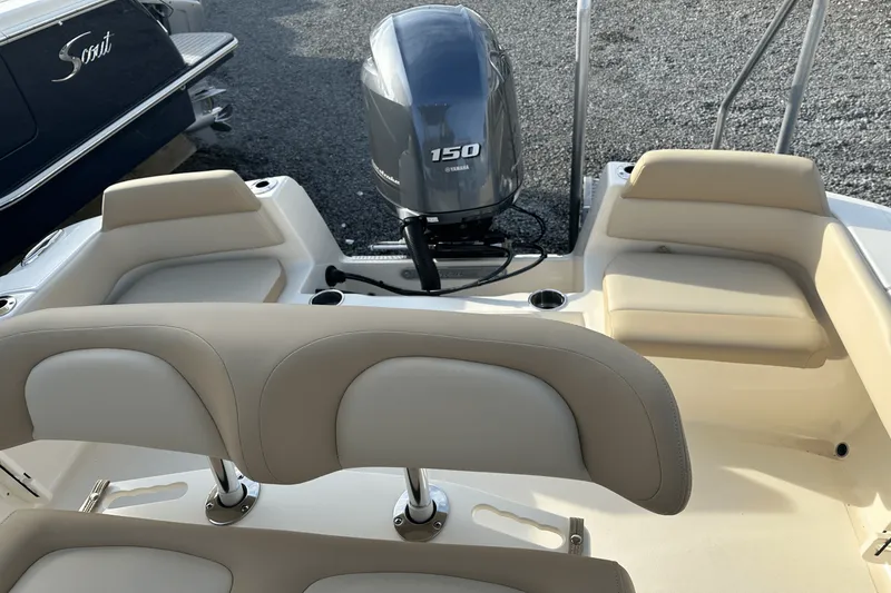 Slide: The Image of Scout 195 Sportfish 2024 - 21