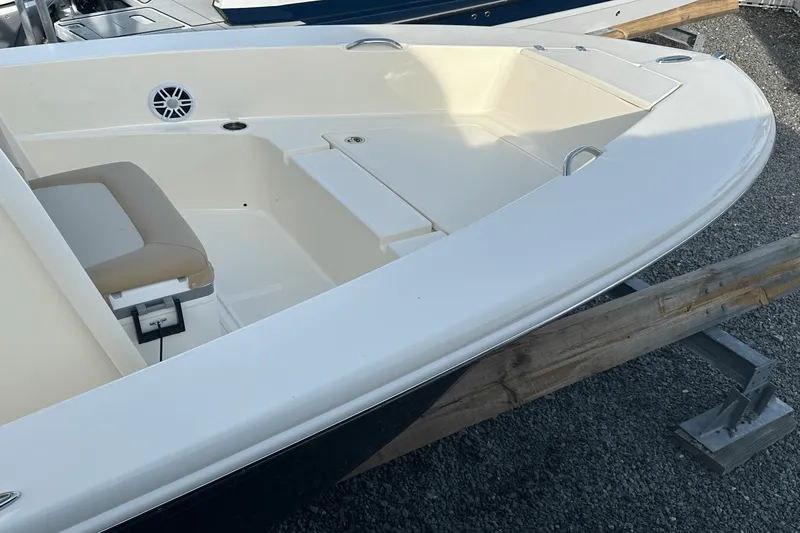 Slide: The Image of Scout 195 Sportfish 2024 - 3