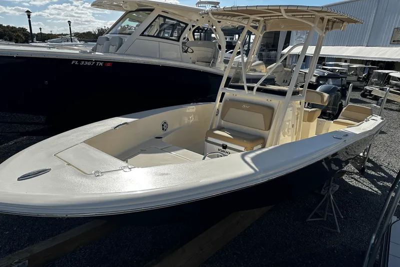 Slide: The Image of Scout 195 Sportfish 2024 - 1