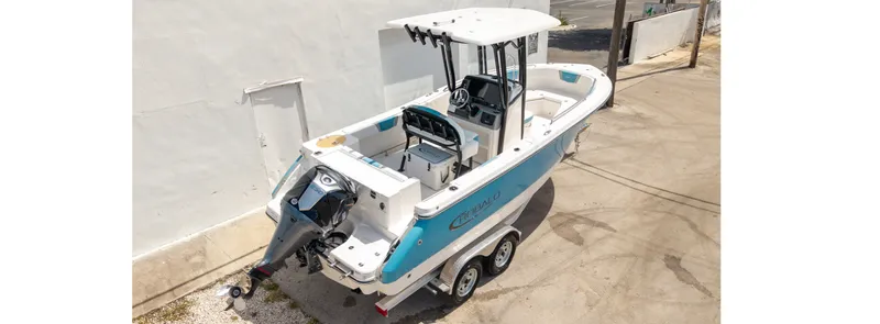 Slide: The Image of Robalo R230 2026 - 2