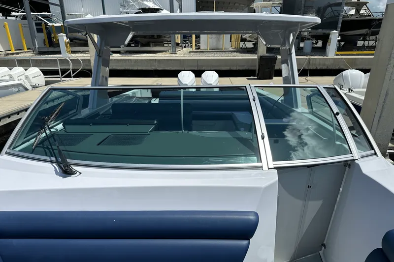 Slide: The Image of Aviara AV32 Outboard 2024 - 12