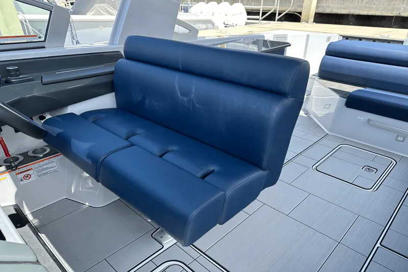 Slide: The Image of Aviara AV32 Outboard 2024 - 17