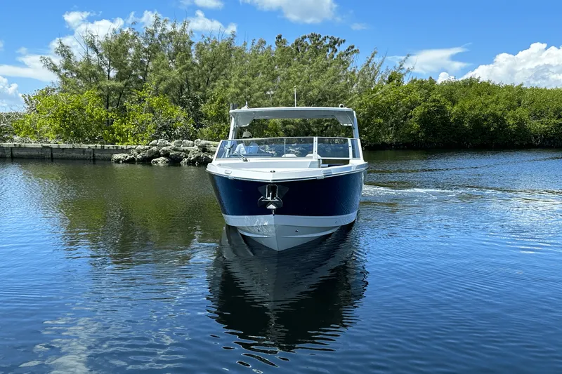 Slide: The Image of Aviara AV32 Outboard 2024 - 2