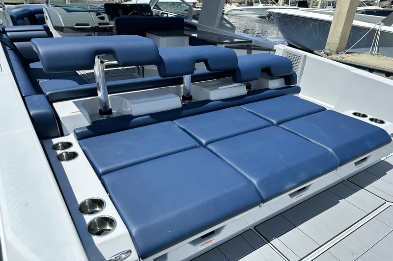 Slide: The Image of Aviara AV32 Outboard 2024 - 27