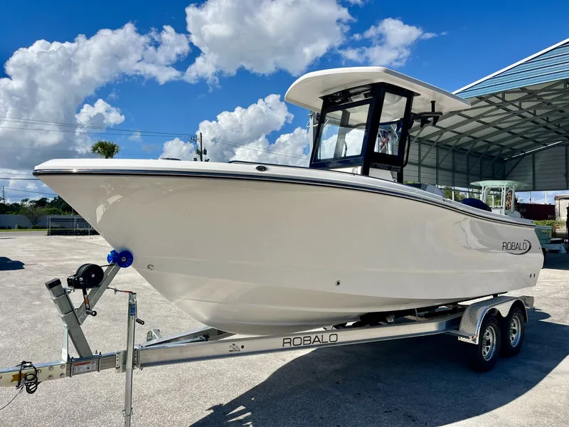 Slide: The Image of Robalo R230 2027 - 3