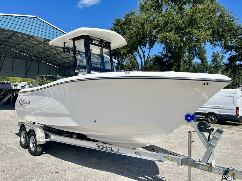 Slide: The Image of Robalo R230 2027 - 1