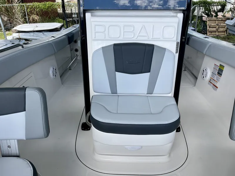 Slide: The Image of Robalo R230 2027 - 26