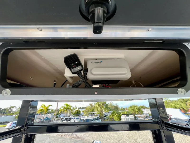 Slide: The Image of Robalo 246 2026 - 18