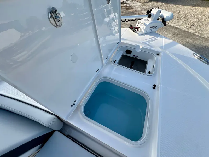 Slide: The Image of Robalo 246 2026 - 26