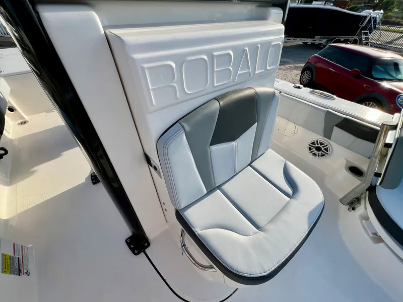 Slide: The Image of Robalo 246 2026 - 27