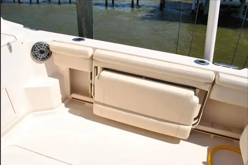 Slide: The Image of Grady-White Express 330 2020 - 12