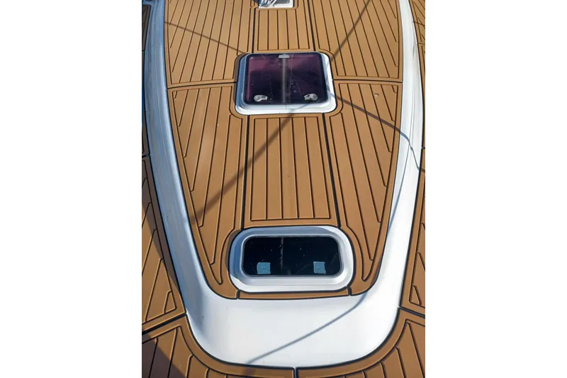 Slide: The Image of Hunter 45 Deck Salon 2011 - 4