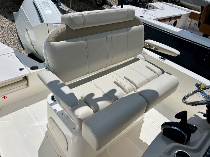 Slide: The Image of Boston whaler 22DNT 2027 - 12