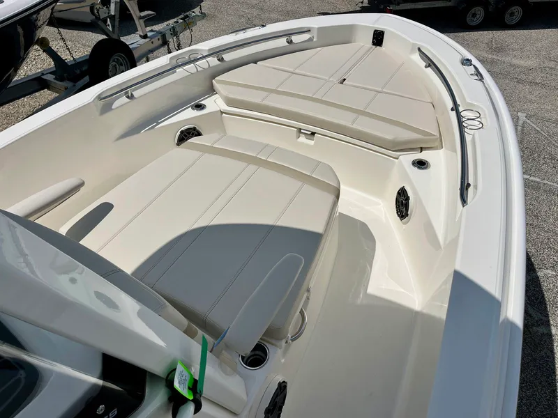 Slide: The Image of Boston whaler 22DNT 2027 - 21