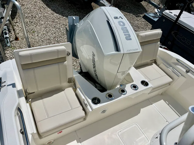 Slide: The Image of Boston whaler 22DNT 2027 - 10