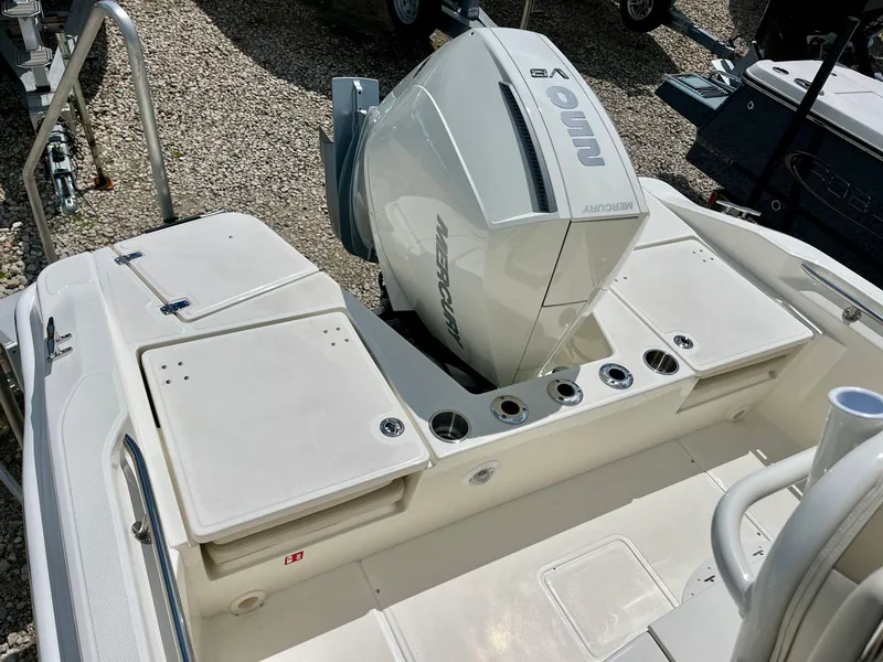 Slide: The Image of Boston whaler 22DNT 2027 - 9