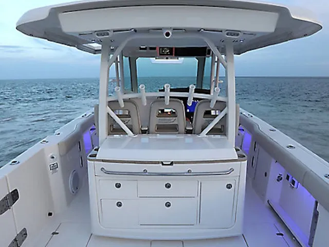 Slide: The Image of Boston Whaler 380 Outrage 2026 - 4