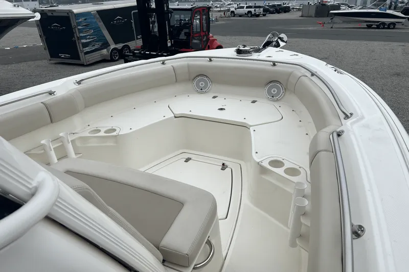 Slide: The Image of Boston Whaler 230 OUTRAGE 2021 - 7