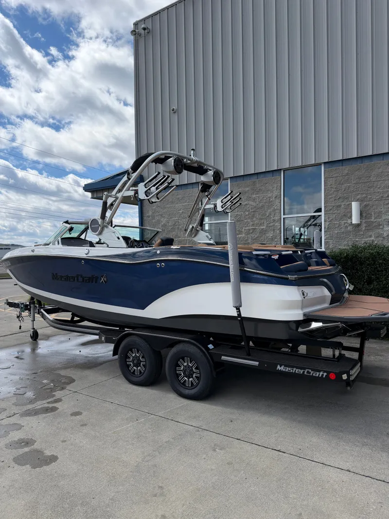 Slide: The Image of MasterCraft X22 2020 - 3
