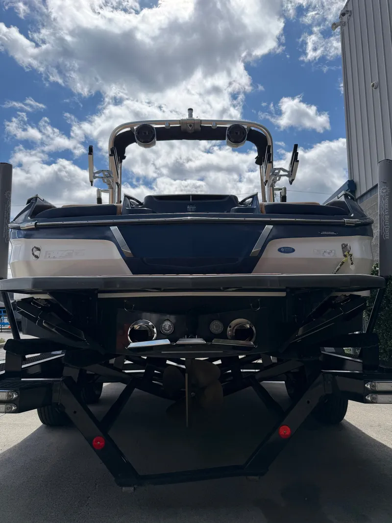Slide: The Image of MasterCraft X22 2020 - 4