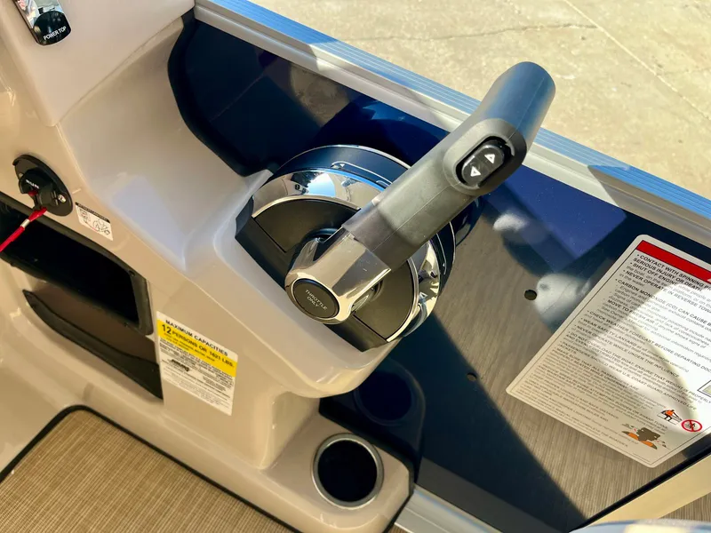 Slide: The Image of Harris Cruiser 210 2026 - 14