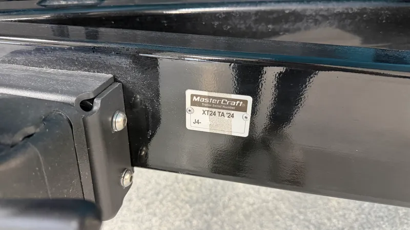 Slide: The Image of Mastercraft XT24 2024 - 100