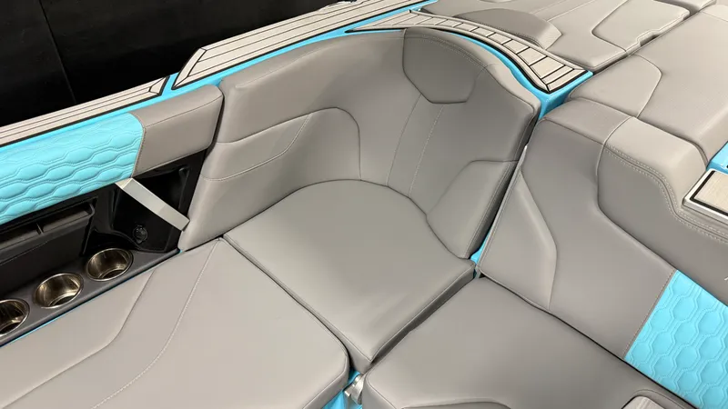 Slide: The Image of Mastercraft XT24 2024 - 29