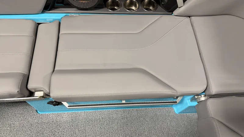 Slide: The Image of Mastercraft XT24 2024 - 33