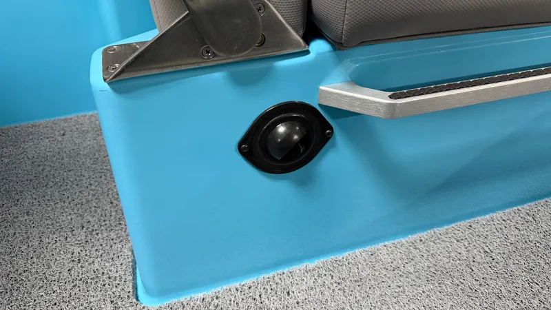 Slide: The Image of Mastercraft XT24 2024 - 38