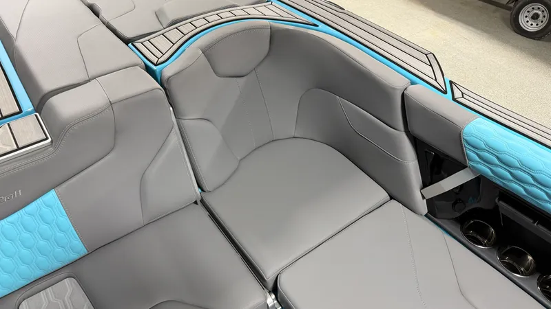 Slide: The Image of Mastercraft XT24 2024 - 40