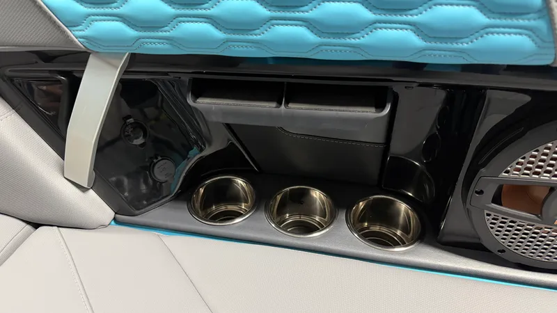 Slide: The Image of Mastercraft XT24 2024 - 43