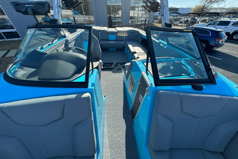 Slide: The Image of Mastercraft XT24 2024 - 5