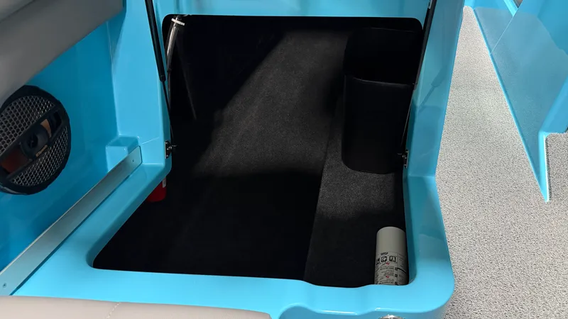 Slide: The Image of Mastercraft XT24 2024 - 54