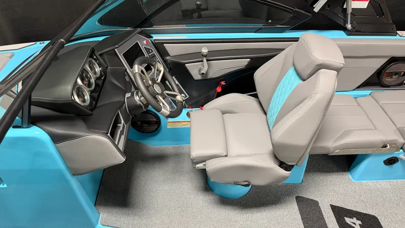 Slide: The Image of Mastercraft XT24 2024 - 60