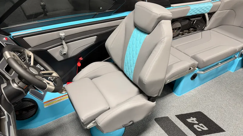 Slide: The Image of Mastercraft XT24 2024 - 61