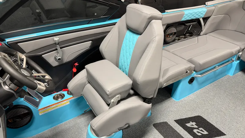 Slide: The Image of Mastercraft XT24 2024 - 62