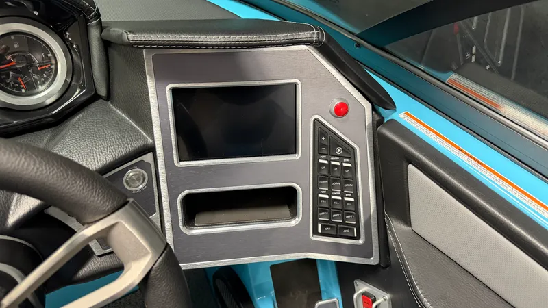 Slide: The Image of Mastercraft XT24 2024 - 69